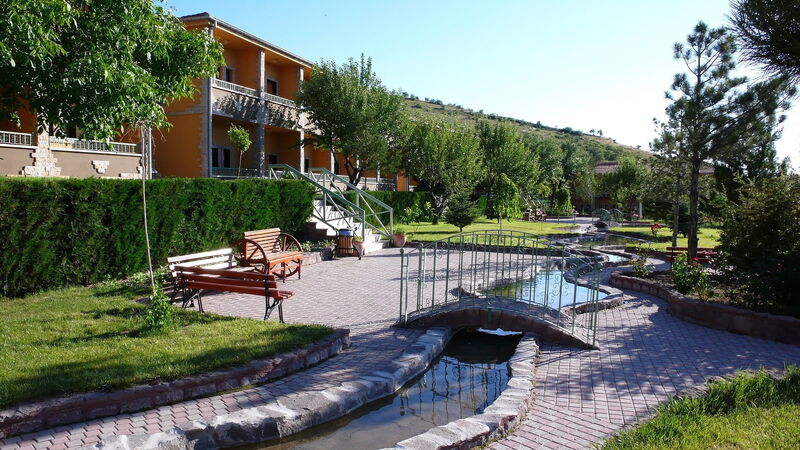 Monark Hotel