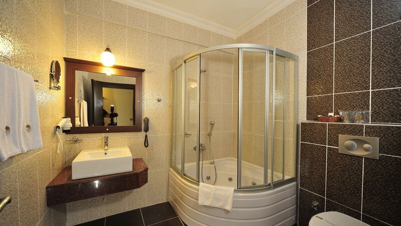 Monark Hotel