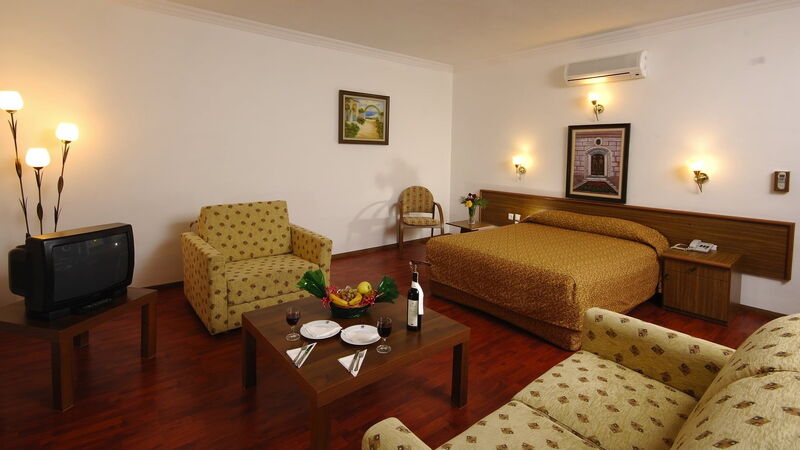 Monark Hotel