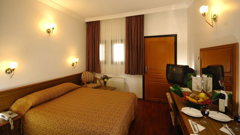 Monark Hotel