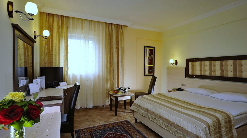 Monark Hotel