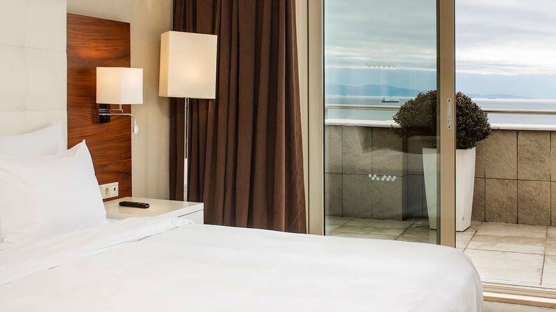 Radisson President Old Town Hotel
